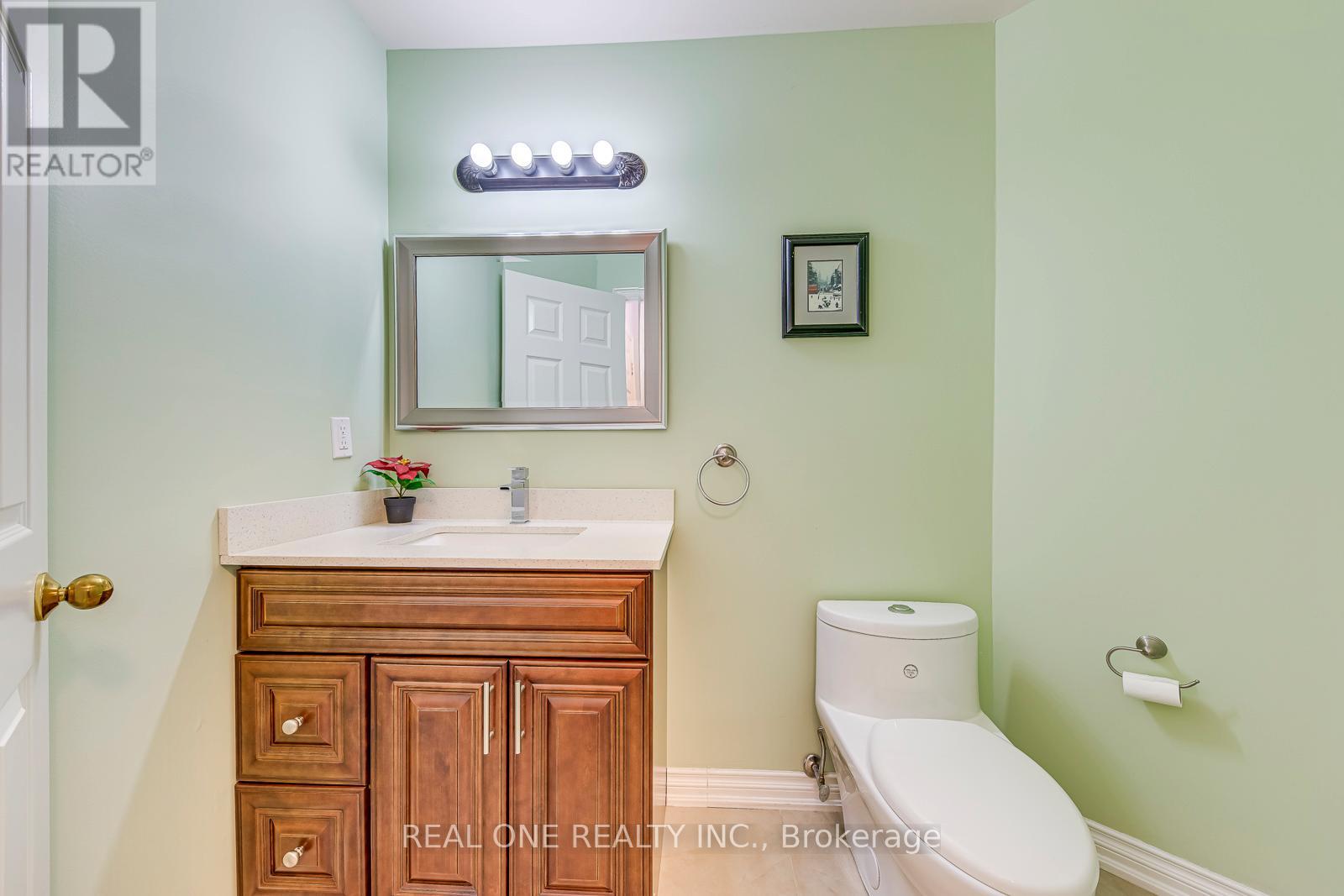 1237 Woodview Drive, Oakville, Ontario  L6M 2M5 - Photo 21 - W12940580