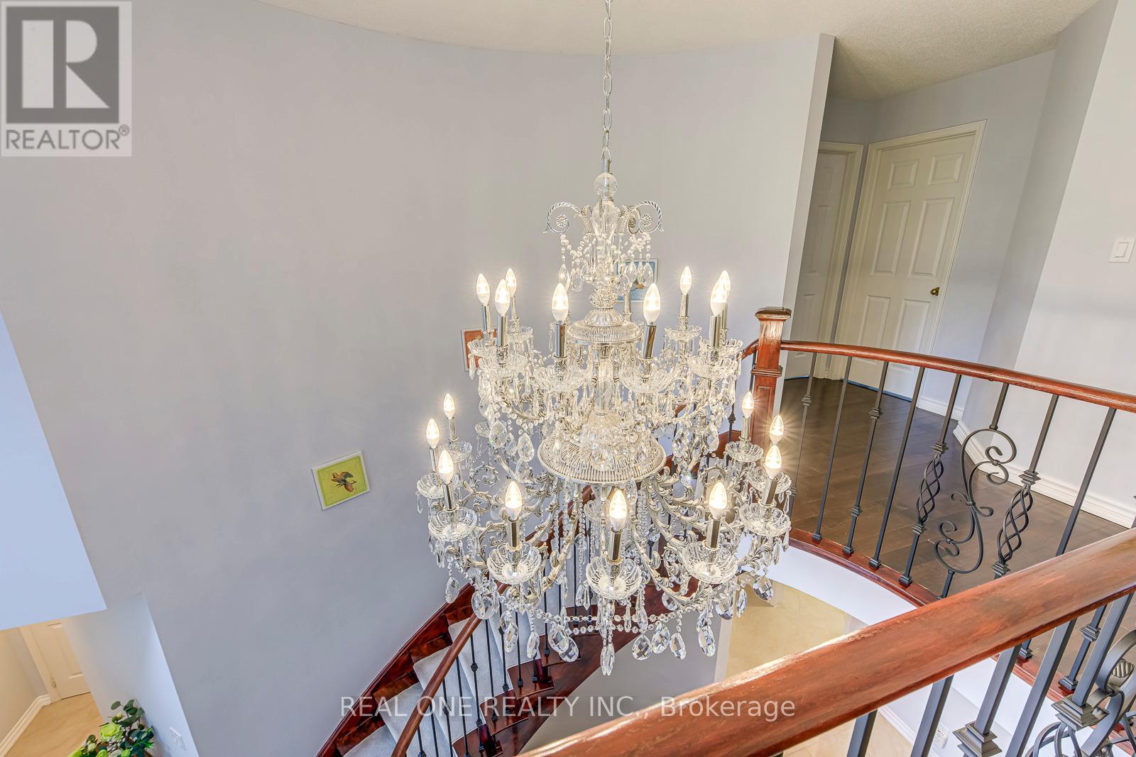 1237 Woodview Drive, Oakville, Ontario  L6M 2M5 - Photo 25 - W12940580