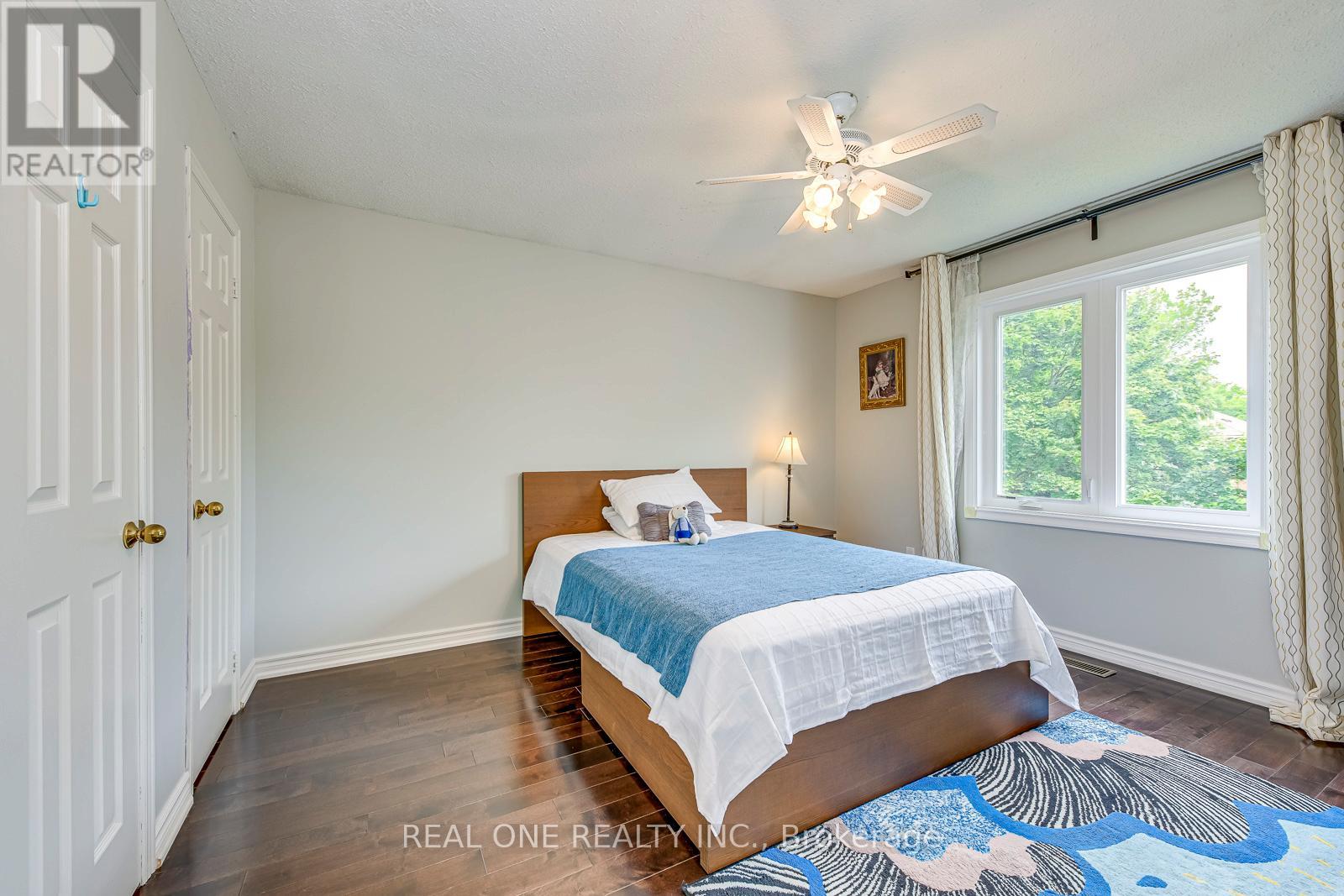 1237 Woodview Drive, Oakville, Ontario  L6M 2M5 - Photo 33 - W12940580