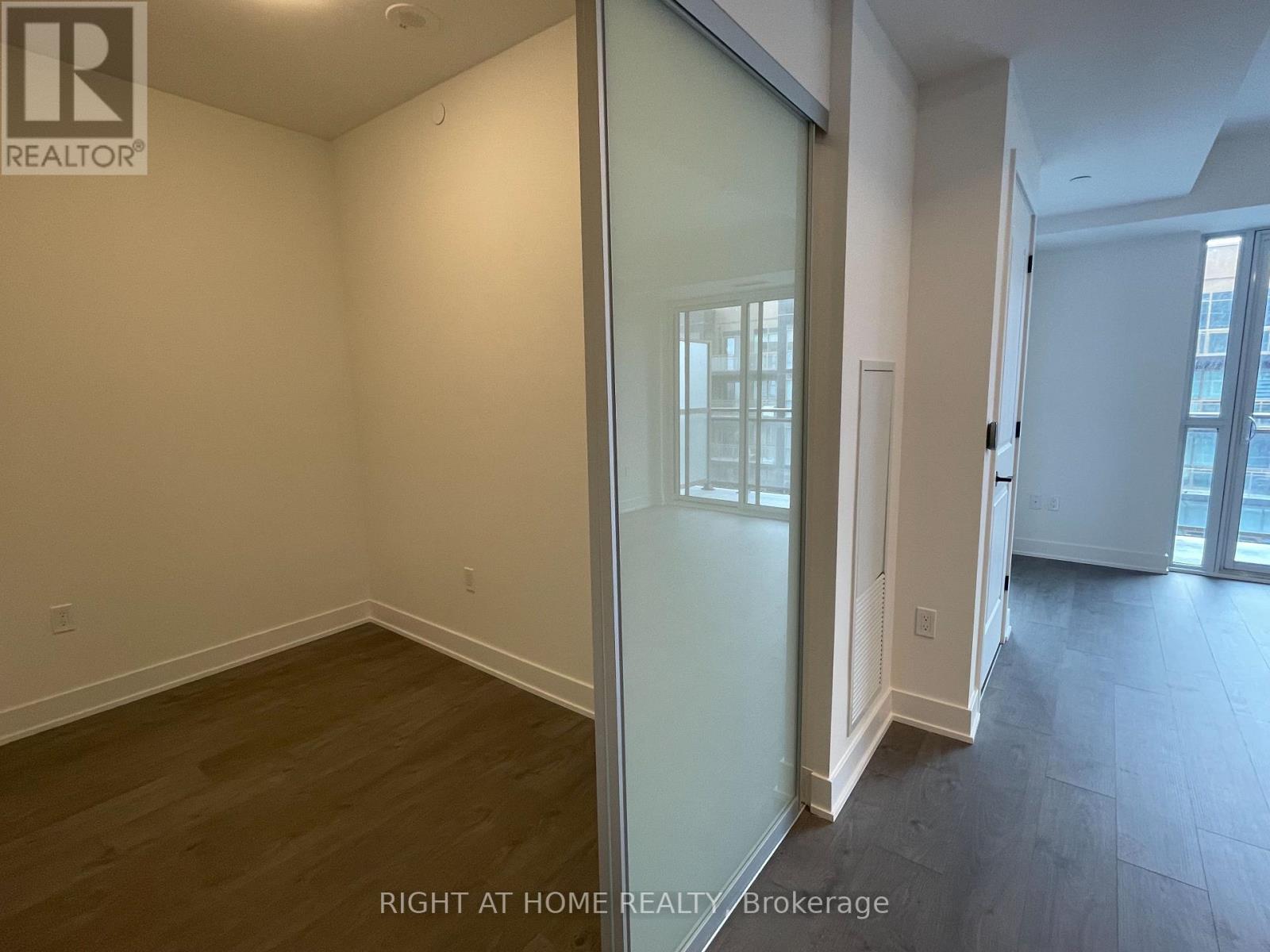 715 - 2333 Khalsa Gate, Oakville, Ontario L6M 5R6 - Photo 5 - W12940582