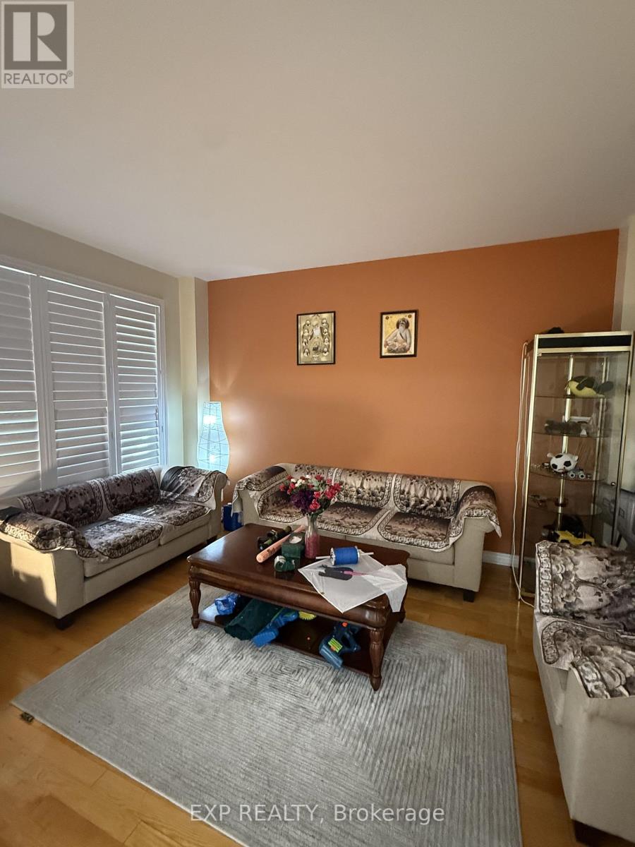 Upper - 82 Castlehill Road, Brampton, Ontario  L6X 4C8 - Photo 3 - W12940584