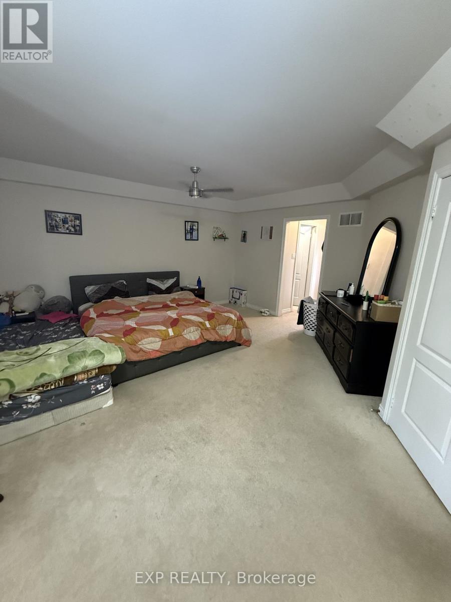 Upper - 82 Castlehill Road, Brampton, Ontario  L6X 4C8 - Photo 6 - W12940584