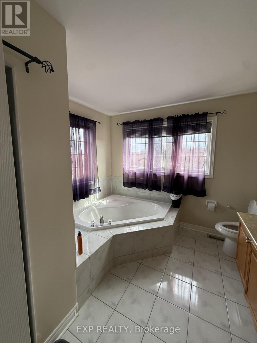 Upper - 82 Castlehill Road, Brampton, Ontario  L6X 4C8 - Photo 7 - W12940584