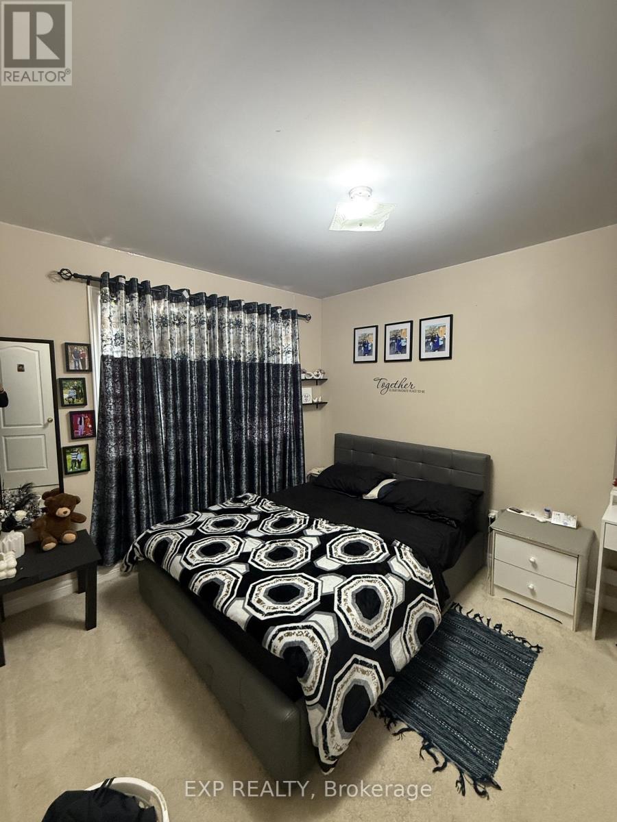 Upper - 82 Castlehill Road, Brampton, Ontario  L6X 4C8 - Photo 9 - W12940584