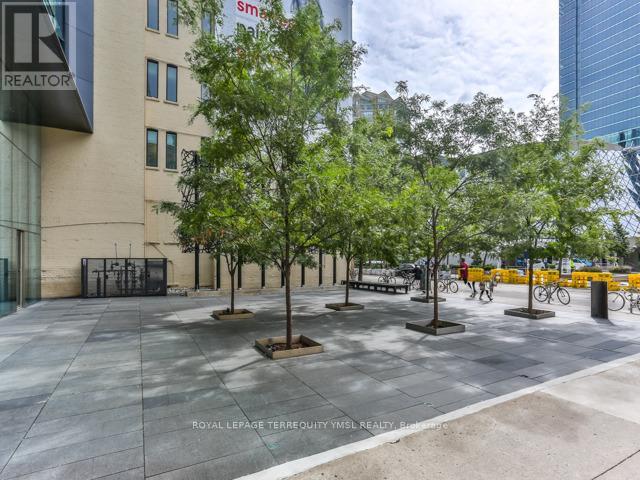 602 - 224 King Street W, Toronto, Ontario  M5H 0A6 - Photo 2 - C12917306