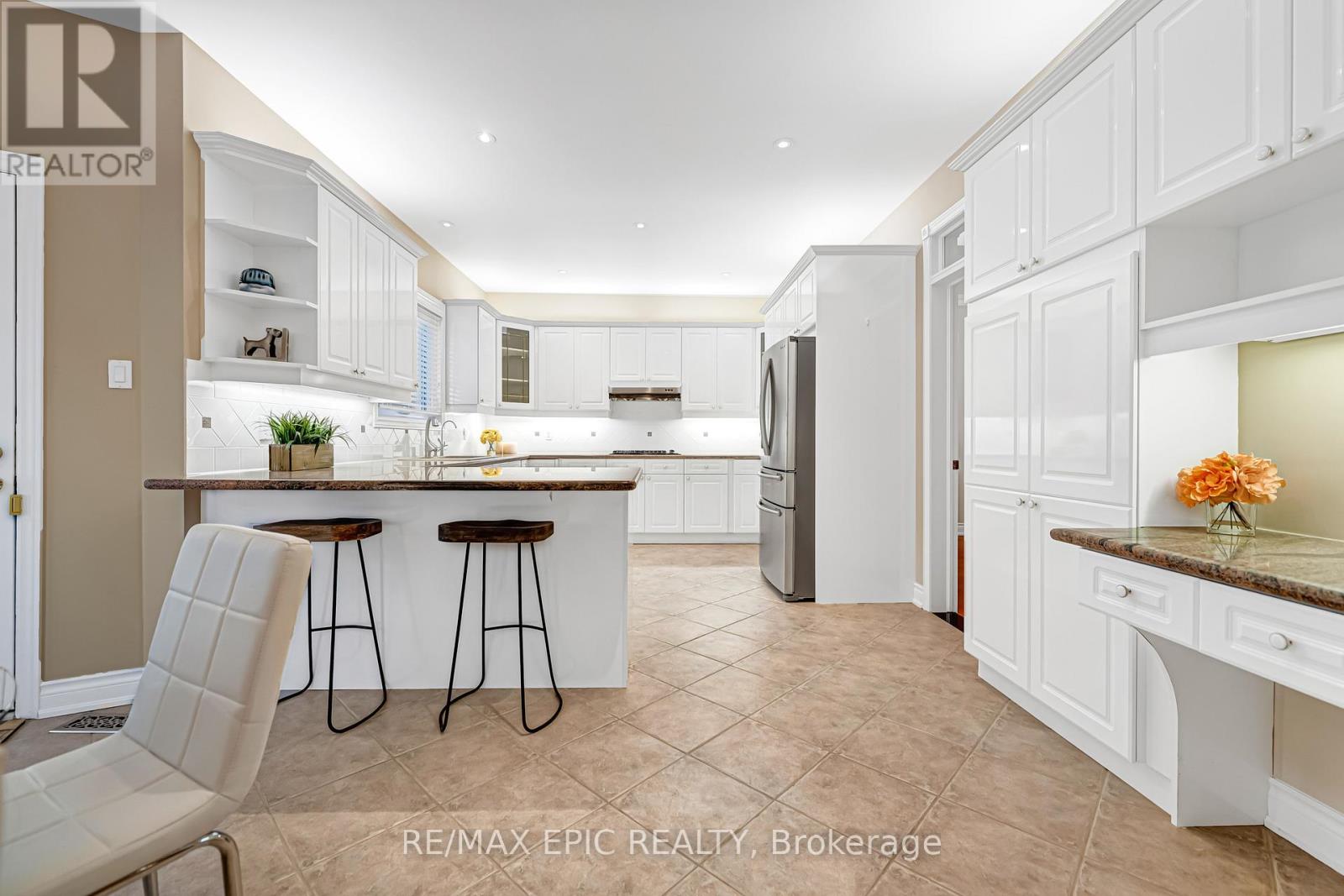 11 Palace Court, Richmond Hill, Ontario  L4B 4C3 - Photo 19 - N12938800