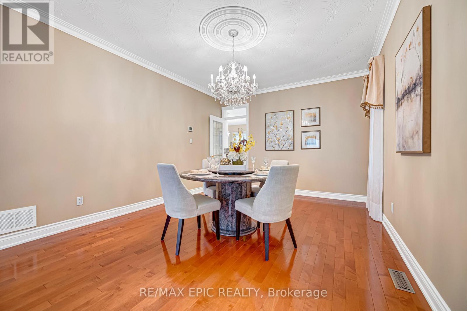 11 Palace Court, Richmond Hill, Ontario  L4B 4C3 - Photo 12 - N12938800