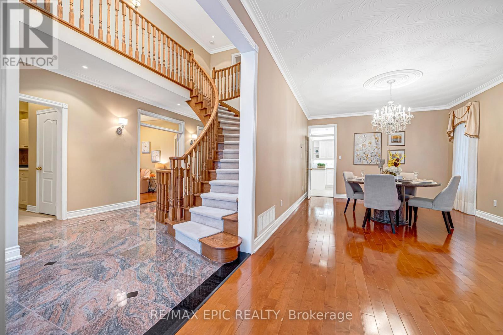 11 Palace Court, Richmond Hill, Ontario  L4B 4C3 - Photo 10 - N12938800