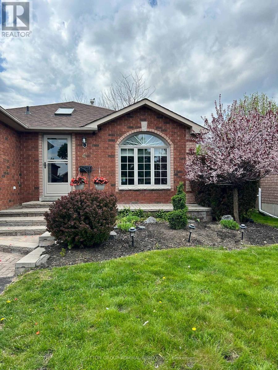 4 IRISH LANE, Barrie, Ontario