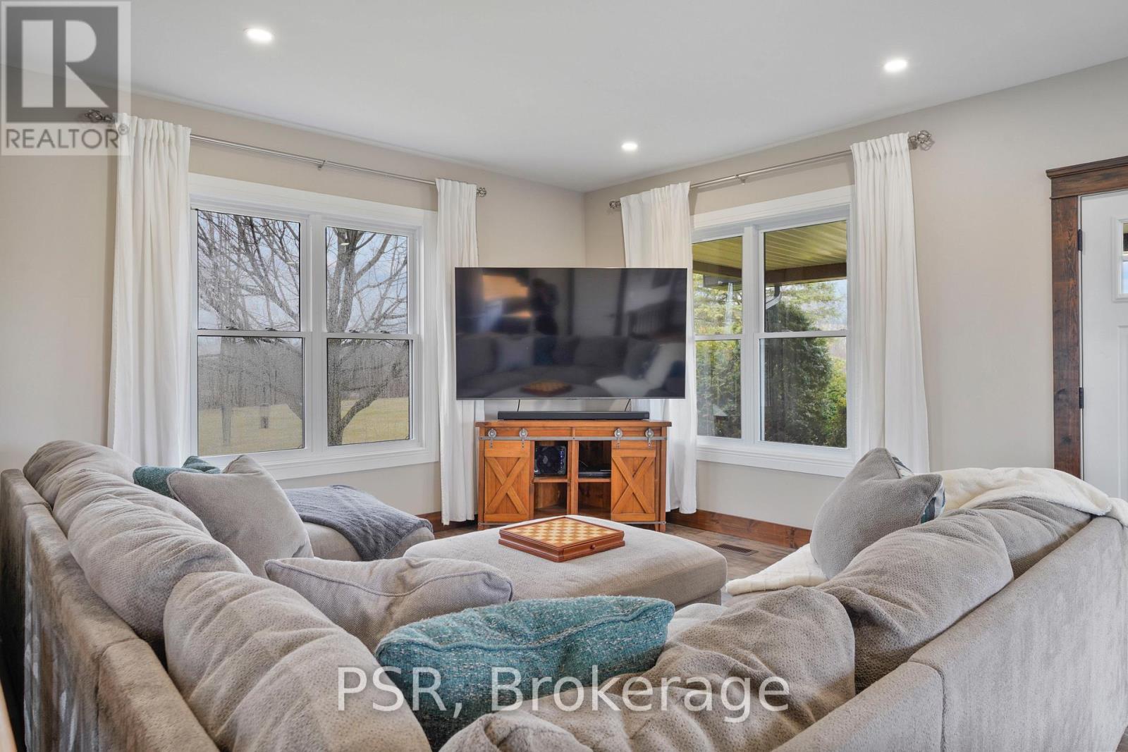 23247 Beattie Line, West Elgin, Ontario  N0L 2N0 - Photo 7 - X12940520