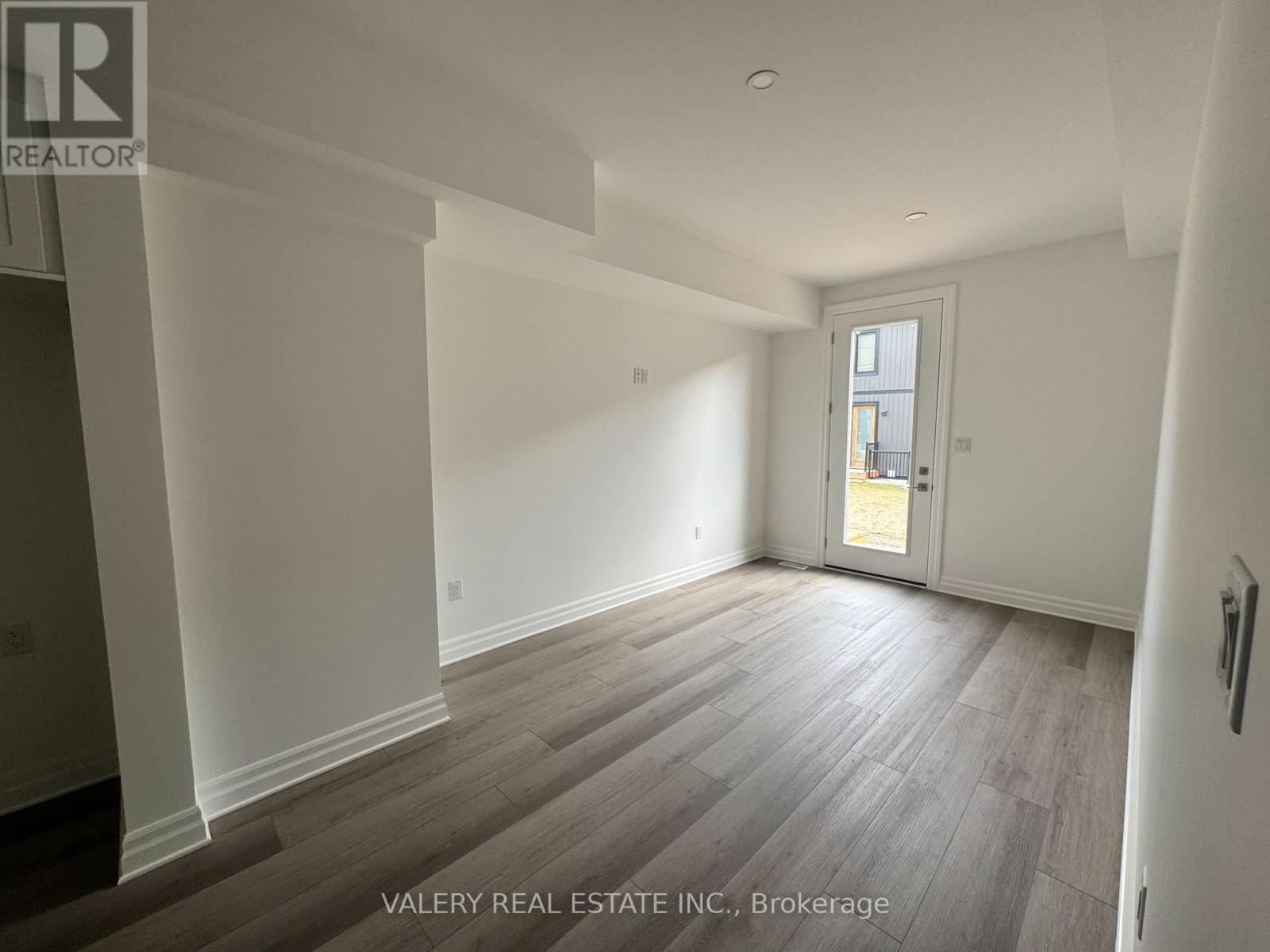 Main - 2 - 7489 Marvel Drive, Niagara Falls, Ontario  L2H 3V7 - Photo 2 - X12940566