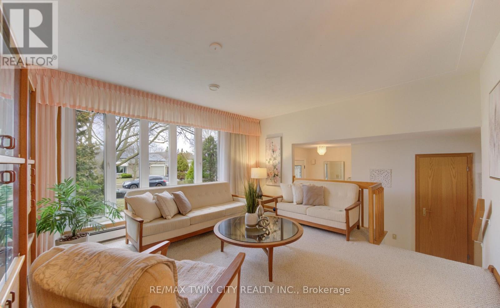 55 Coach Hill Drive, Kitchener, Ontario  N2E 1N7 - Photo 9 - X12940610