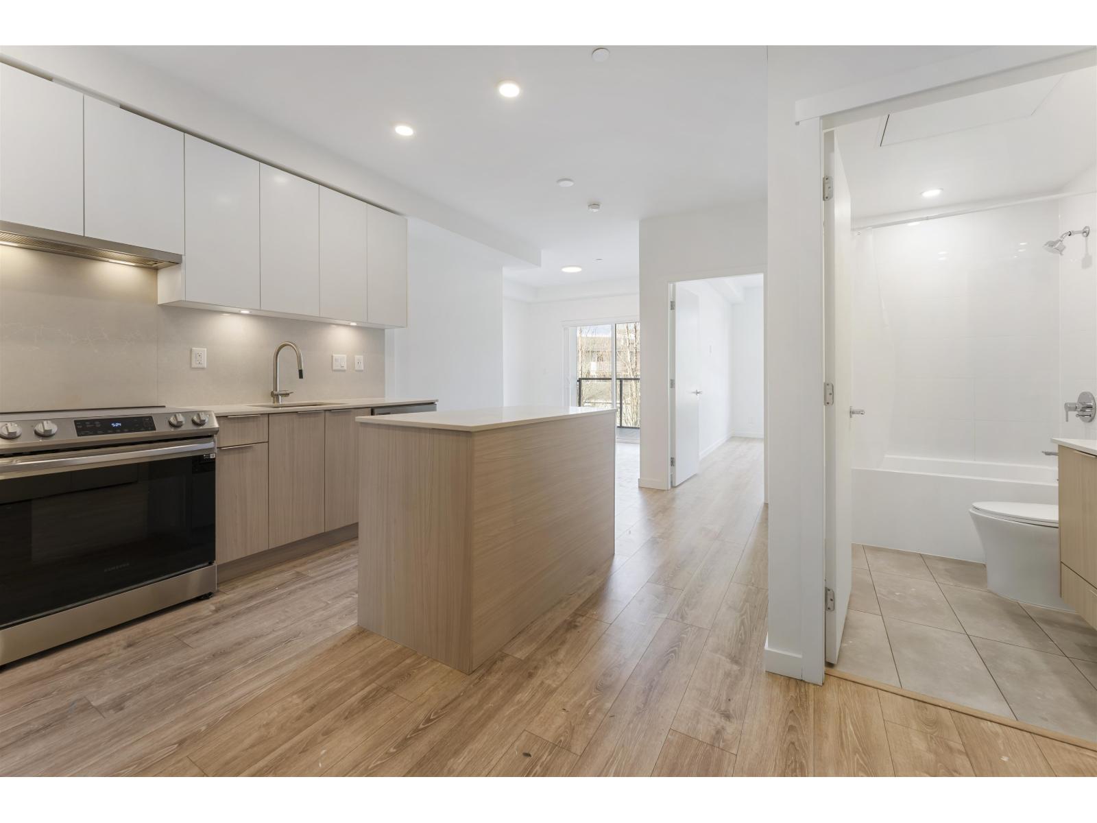 430 13968 Laurel Drive, Surrey, British Columbia  V3T 0S9 - Photo 6 - R3105338