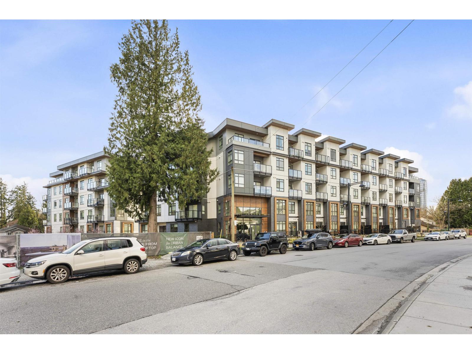 430 13968 Laurel Drive, Surrey, British Columbia  V3T 0S9 - Photo 1 - R3105338