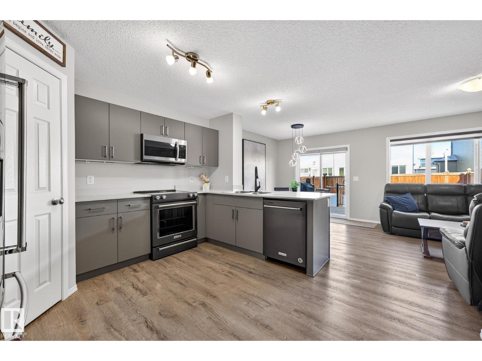 9040 Cooper Li Sw, Edmonton, Alberta  T6W 4A4 - Photo 13 - E4474610