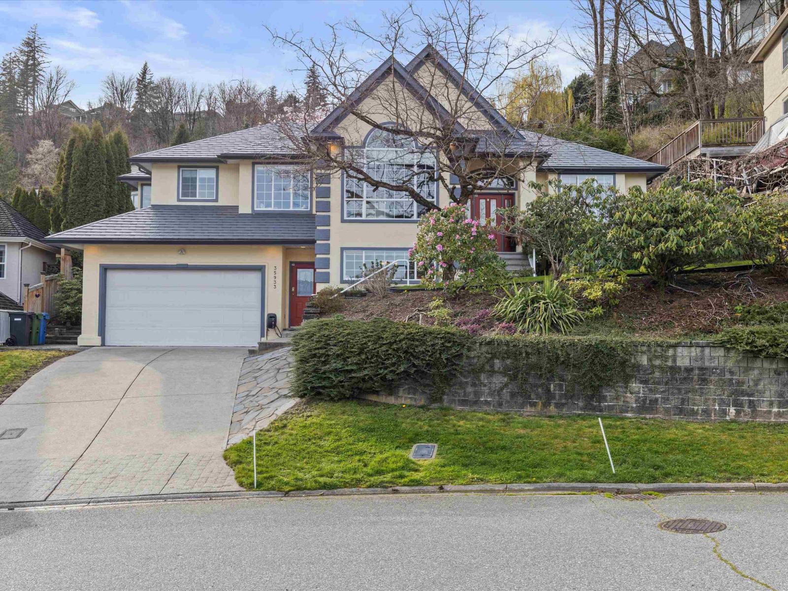 35933 Stoneridge Place, Abbotsford, British Columbia  V3B 1L9 - Photo 2 - R3105399