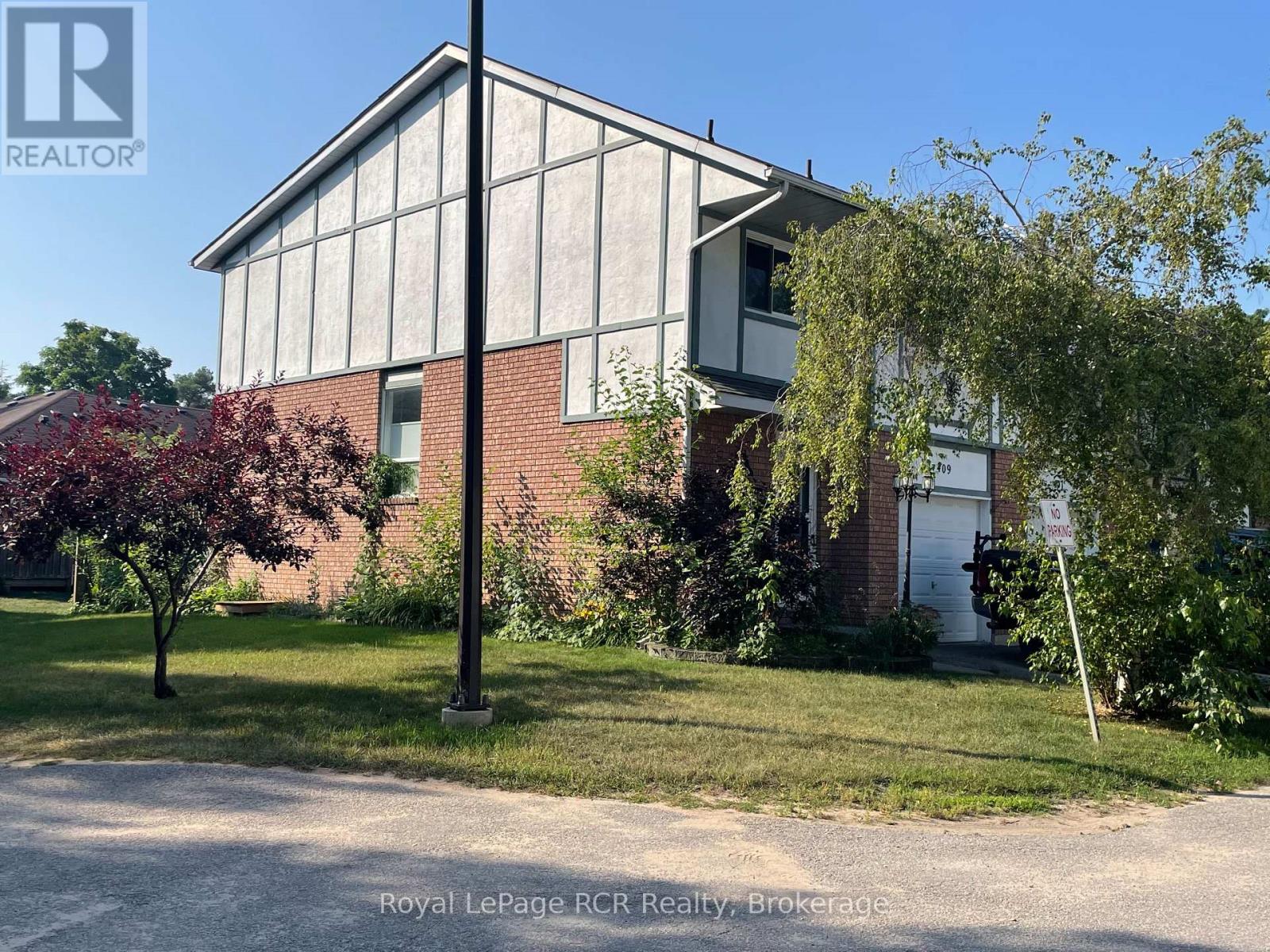 409 Thomas Street, Clearview, Ontario L0M 1S0 - Photo 1 - S12940650