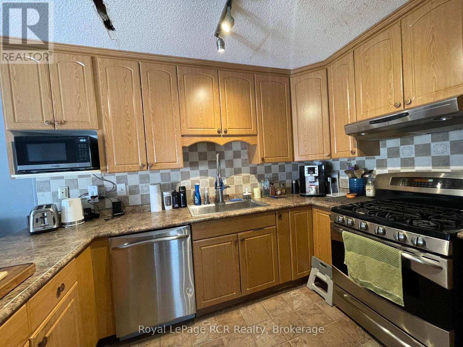 409 Thomas Street, Clearview, Ontario L0M 1S0 - Photo 9 - S12940650