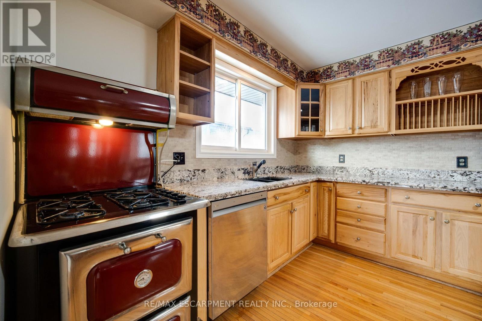 133 Burwell Street, Brantford, Ontario  N3T 4V2 - Photo 6 - X12596970