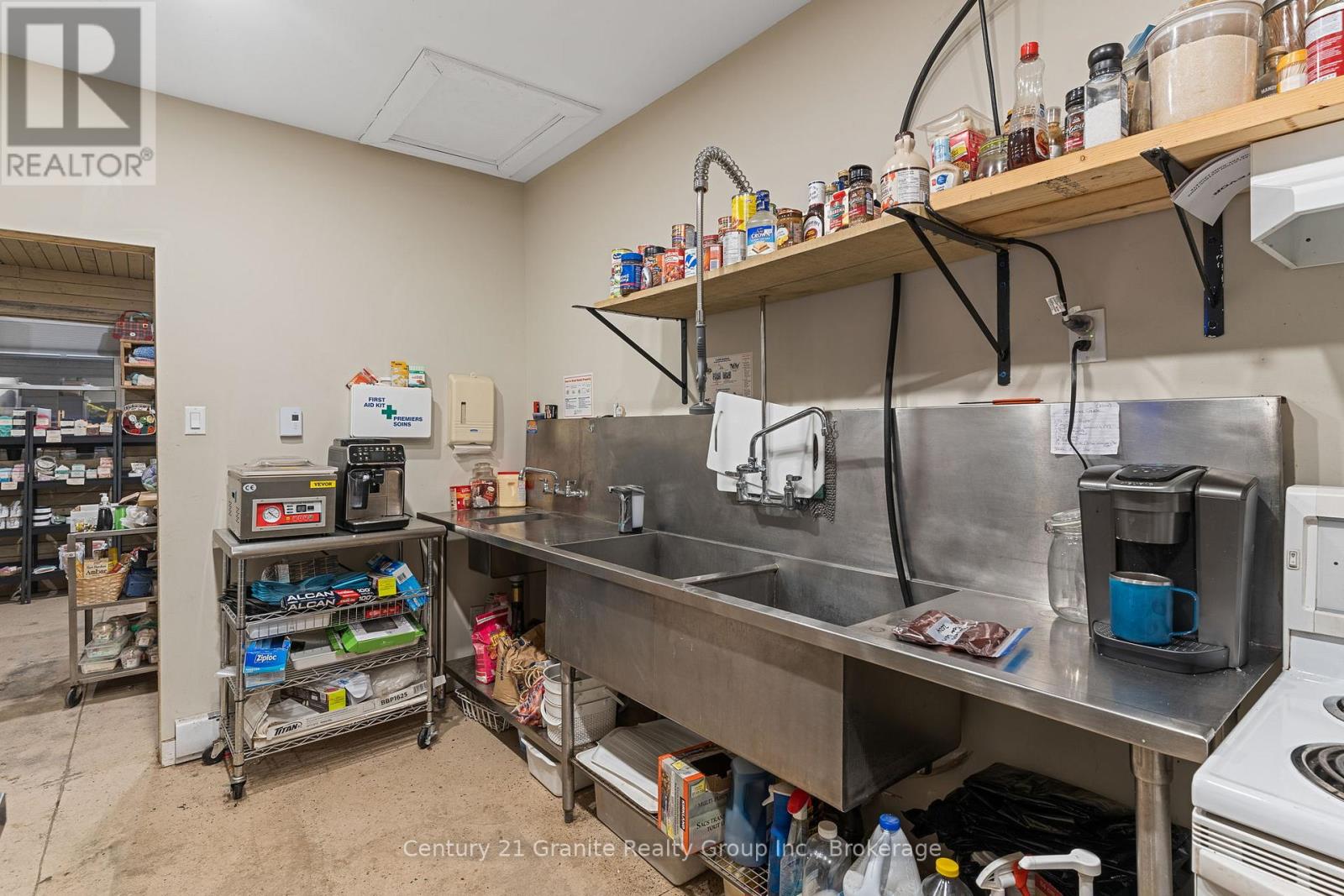 9734 Highway 118 W, Algonquin Highlands, Ontario  K0M 1J2 - Photo 19 - X12940680