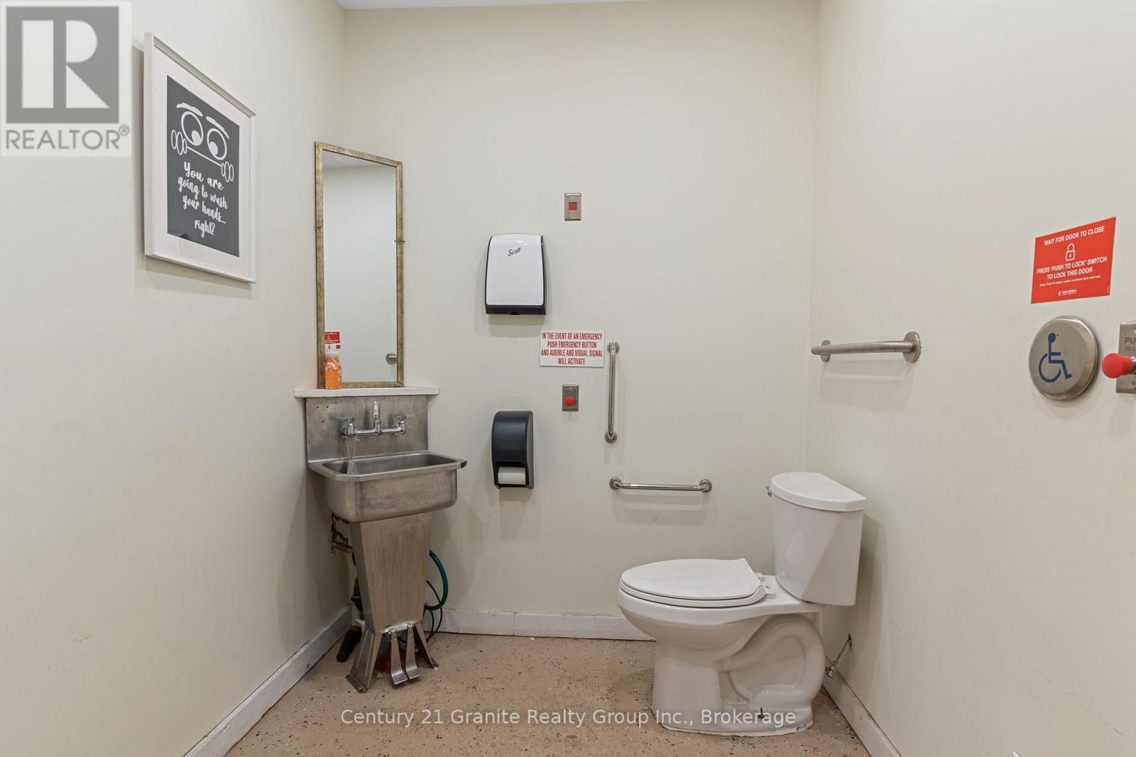 9734 Highway 118 W, Algonquin Highlands, Ontario  K0M 1J2 - Photo 21 - X12940680