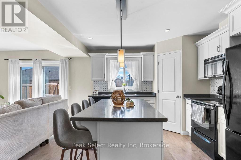 112 Edison Street, St. Marys, Ontario N4X 0A8 - Photo 10 - X12940782