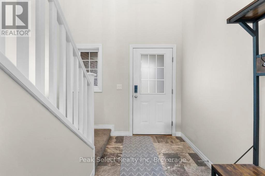 112 Edison Street, St. Marys, Ontario N4X 0A8 - Photo 5 - X12940782