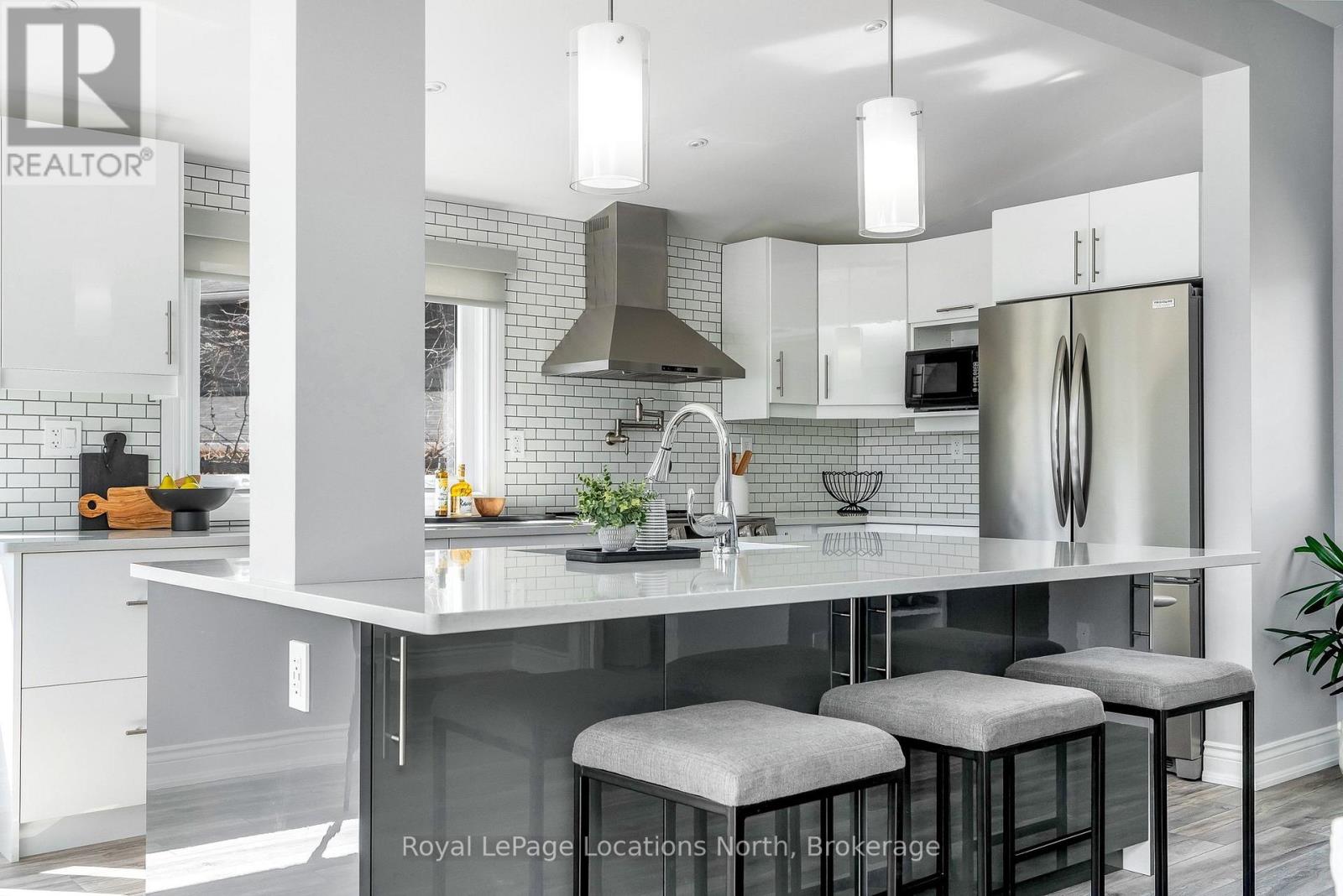 129 Scandia Lane, Blue Mountains, Ontario  N0H 2E0 - Photo 12 - X12940792