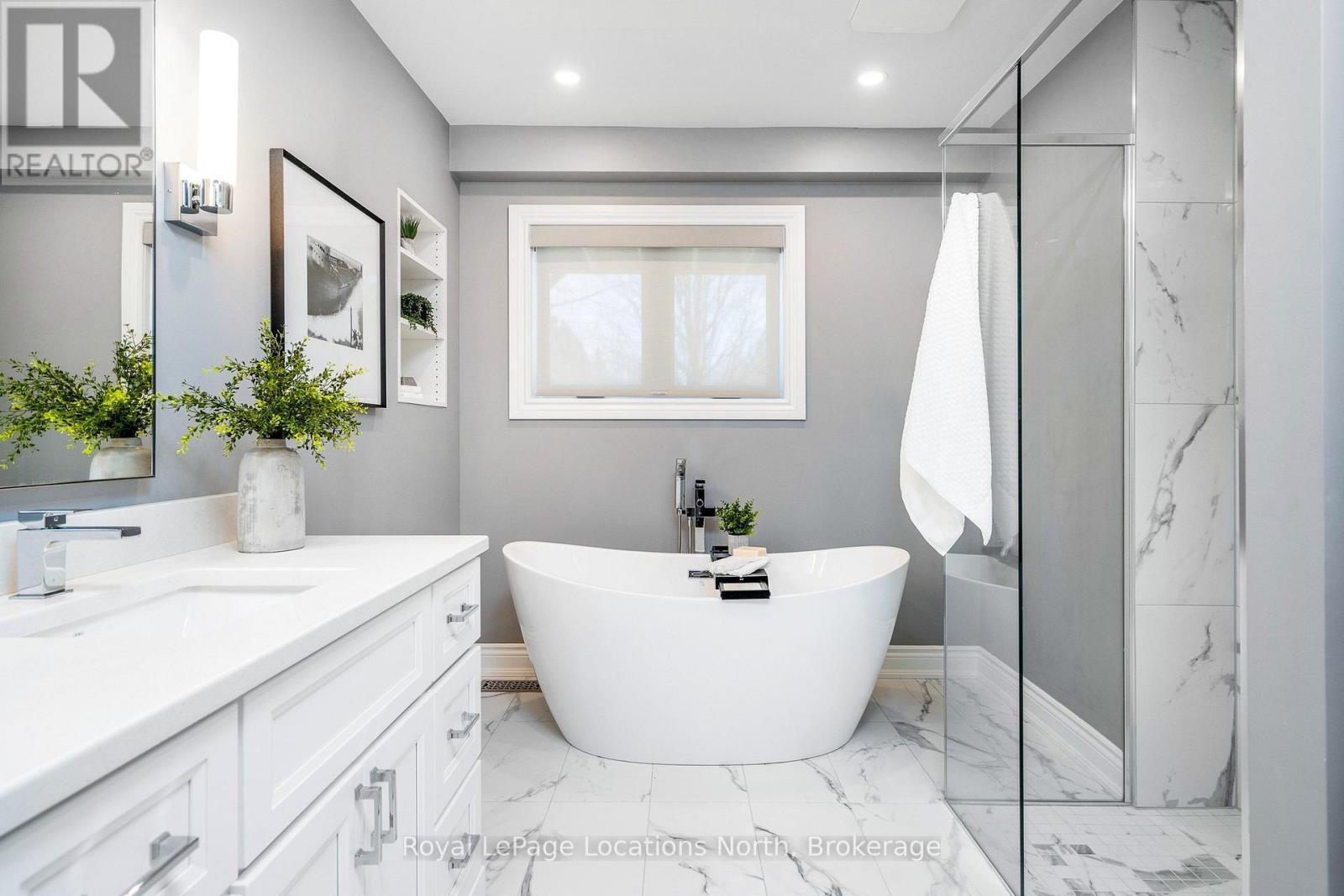 129 Scandia Lane, Blue Mountains, Ontario  N0H 2E0 - Photo 32 - X12940792