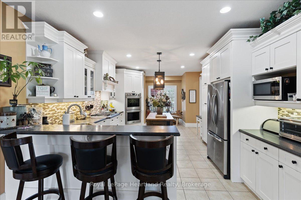 36241 Gore Road, South Huron, Ontario  N0M 1T0 - Photo 13 - X12940824