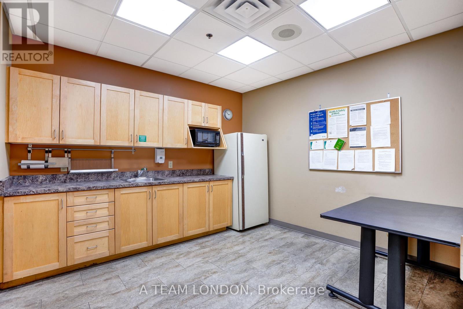 Unit B - 197 Adelaide Street S, London South, Ontario  N5Z 3K7 - Photo 26 - X12636618