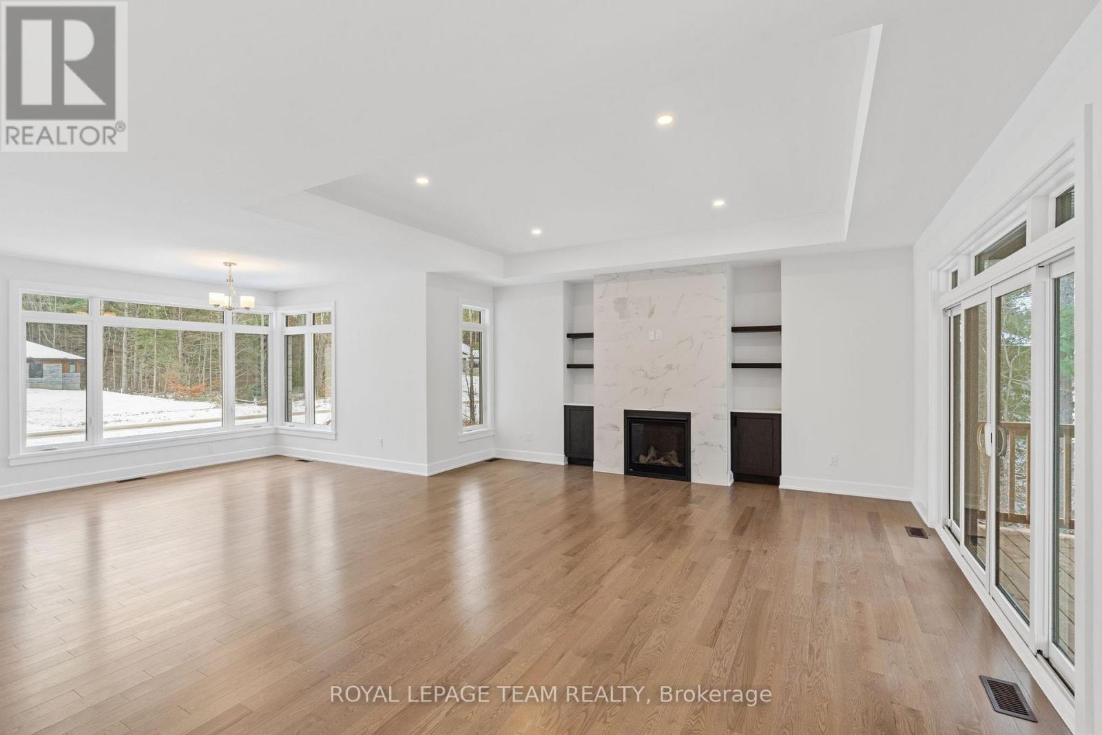 79 Hogan Drive, Mcnab/braeside, Ontario  K7S 0L1 - Photo 10 - X12929046