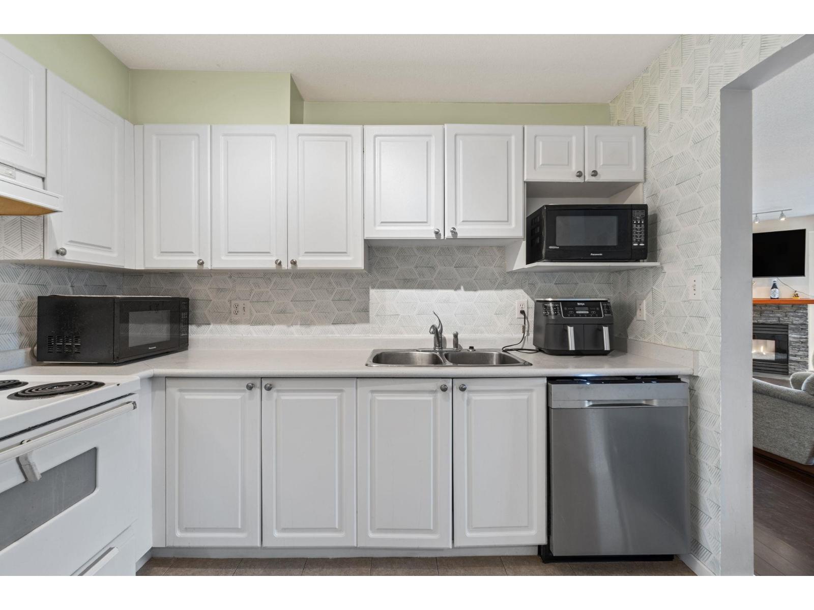 405 13955 Laurel Drive, Surrey, British Columbia  V3T 1A8 - Photo 11 - R3104589