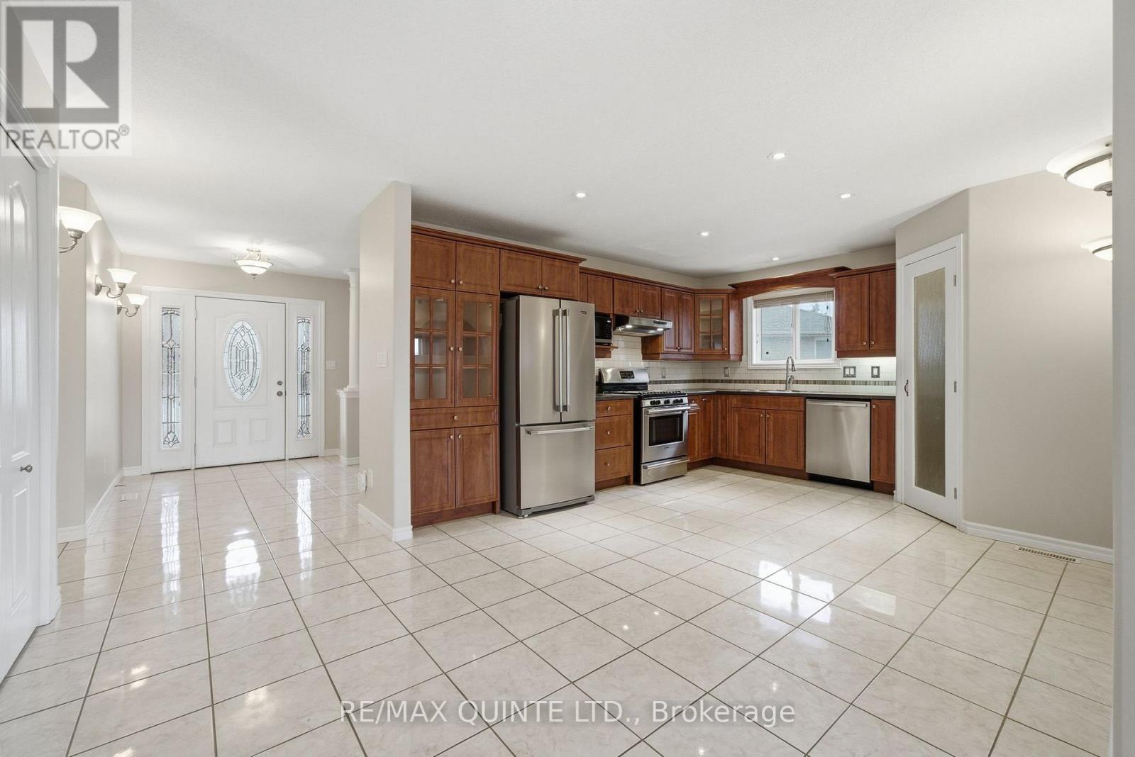 24 Britton Place, Belleville, Ontario  K8P 5N5 - Photo 14 - X12940676