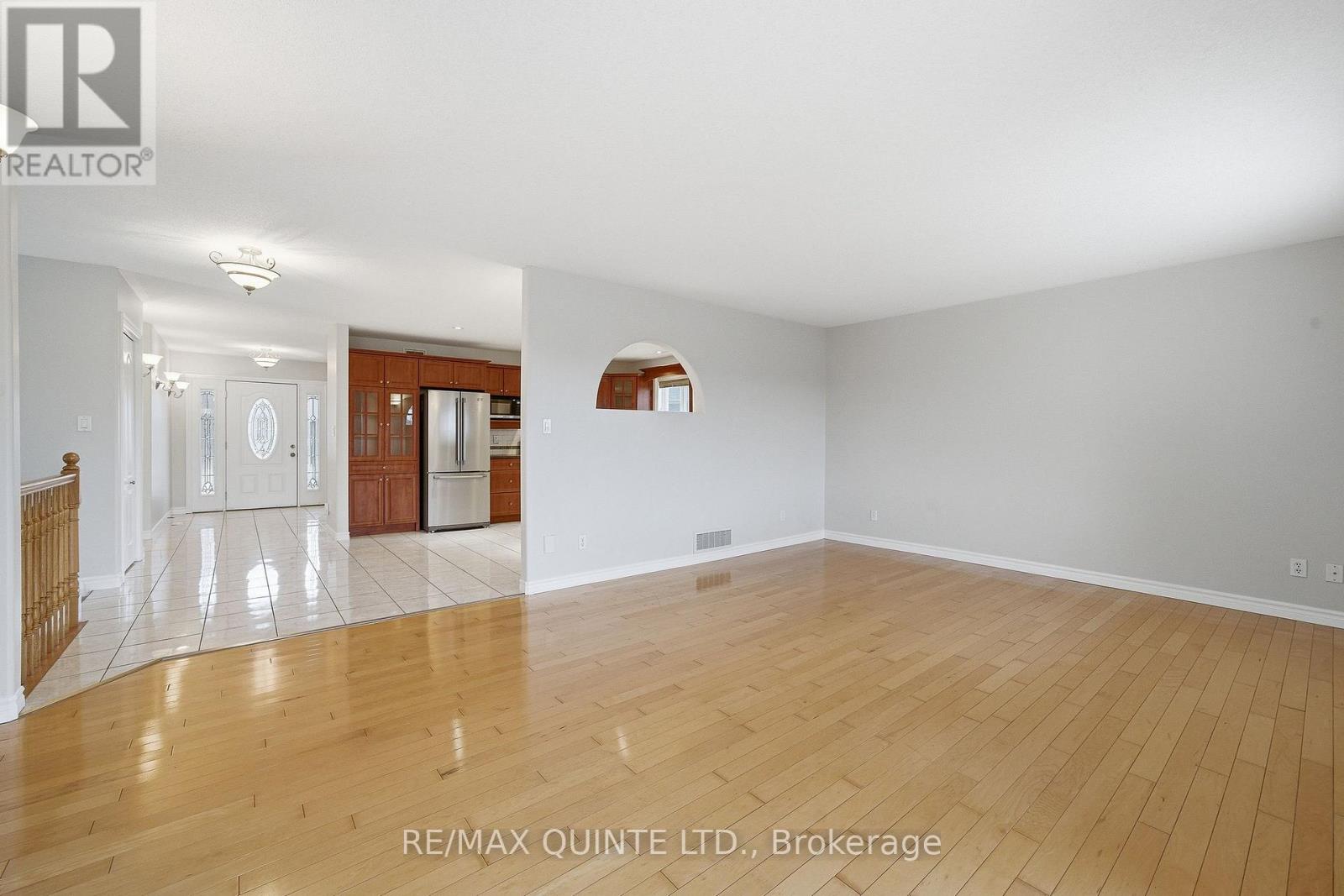 24 Britton Place, Belleville, Ontario  K8P 5N5 - Photo 21 - X12940676