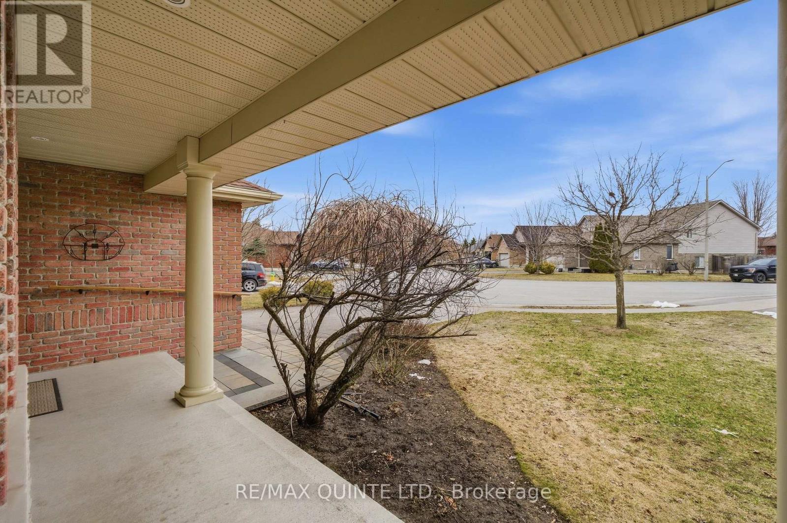 24 Britton Place, Belleville, Ontario  K8P 5N5 - Photo 4 - X12940676