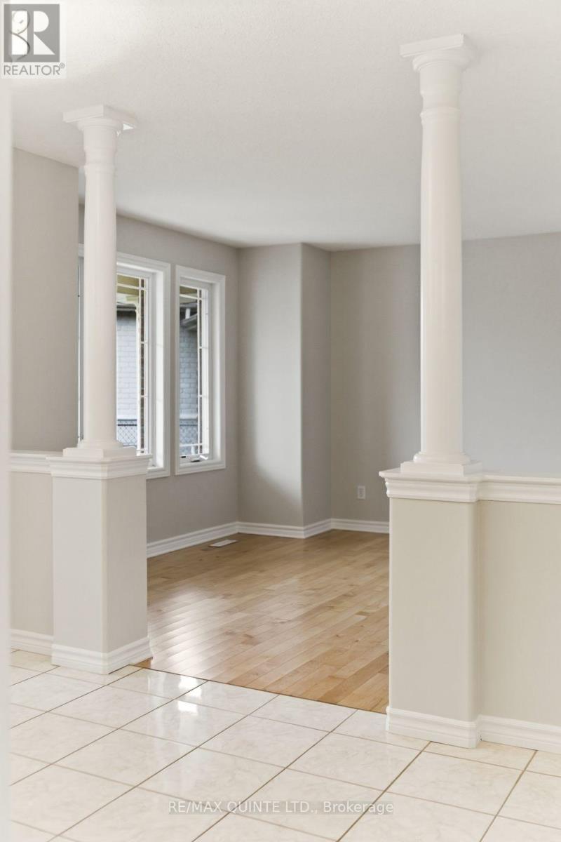 24 Britton Place, Belleville, Ontario  K8P 5N5 - Photo 7 - X12940676