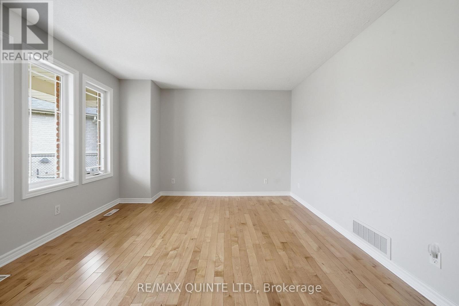 24 Britton Place, Belleville, Ontario  K8P 5N5 - Photo 8 - X12940676