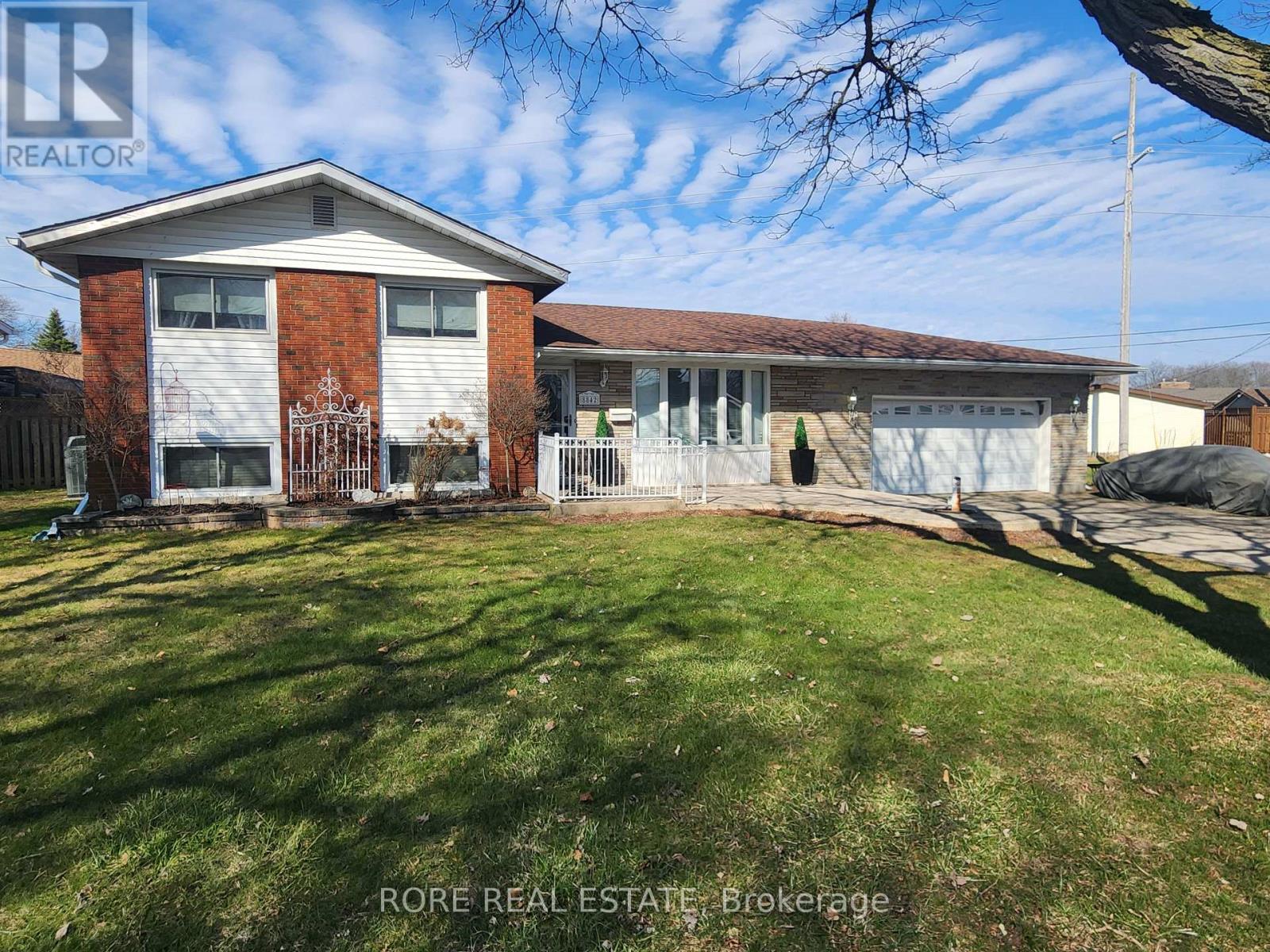 8842 Roosevelt Street, Niagara Falls, Ontario  L2G 7A2 - Photo 1 - X12927038
