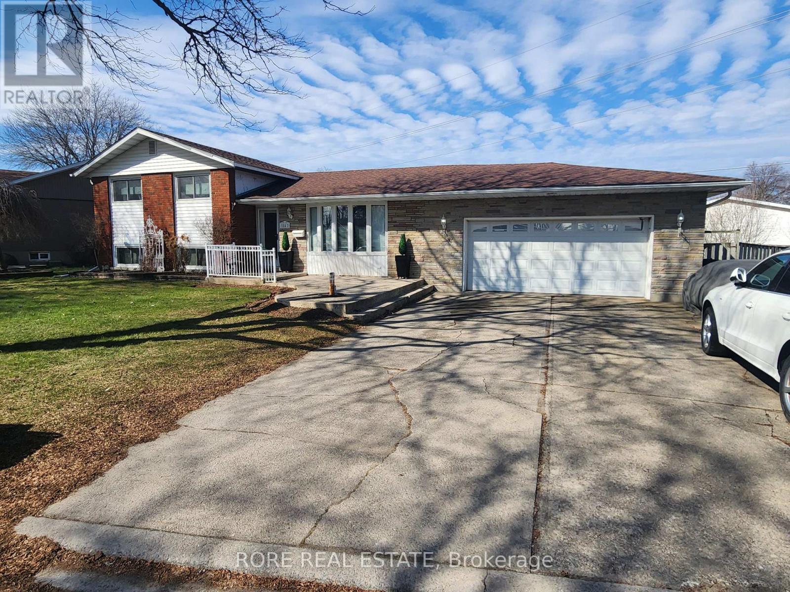 8842 Roosevelt Street, Niagara Falls, Ontario  L2G 7A2 - Photo 2 - X12927038