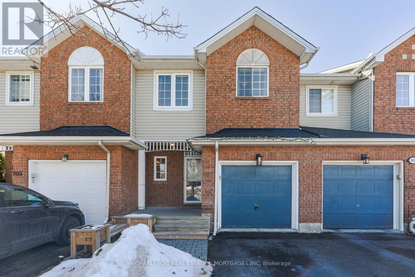 907 Markwick Crescent, Ottawa, Ontario  K4A 4J1 - Photo 1 - X12940686