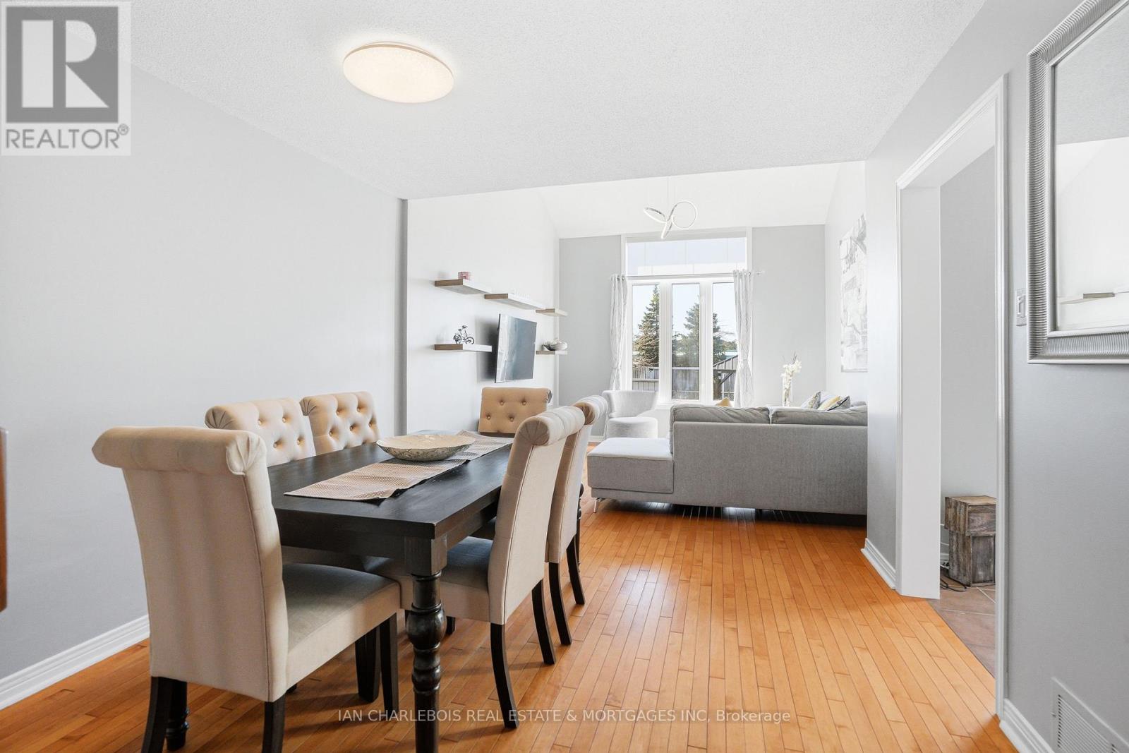 907 Markwick Crescent, Ottawa, Ontario  K4A 4J1 - Photo 7 - X12940686