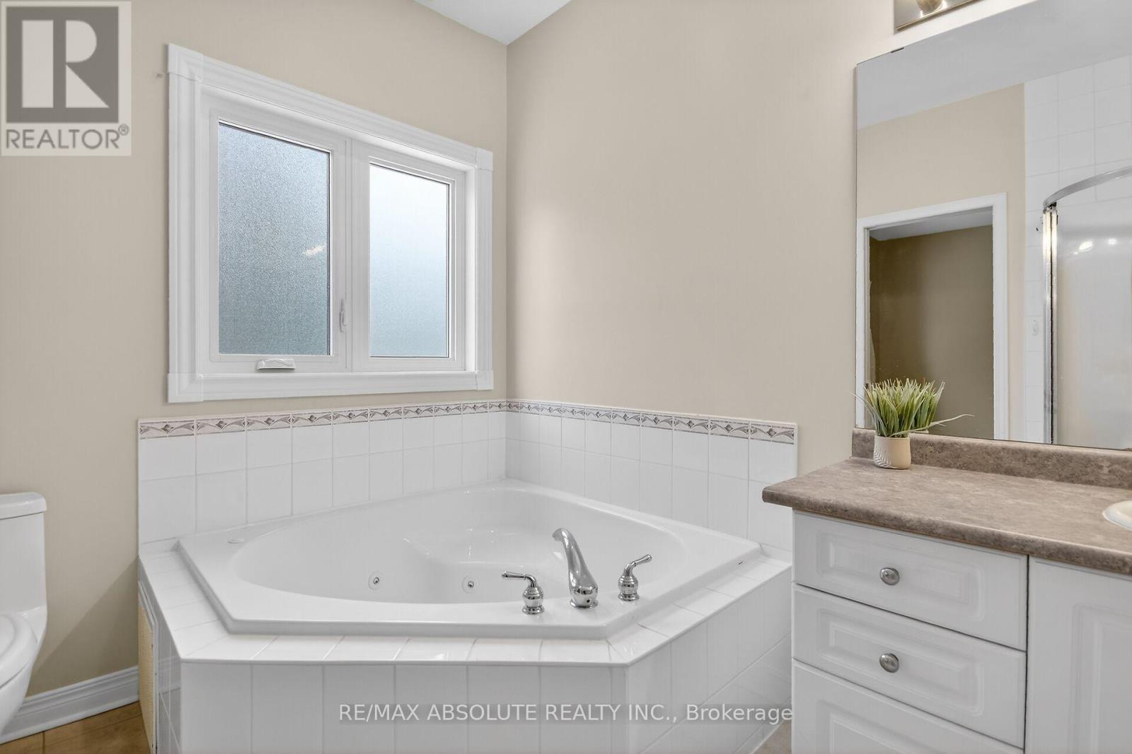 17 Ammolite Street, Ottawa, Ontario  K2S 1Y8 - Photo 25 - X12940700