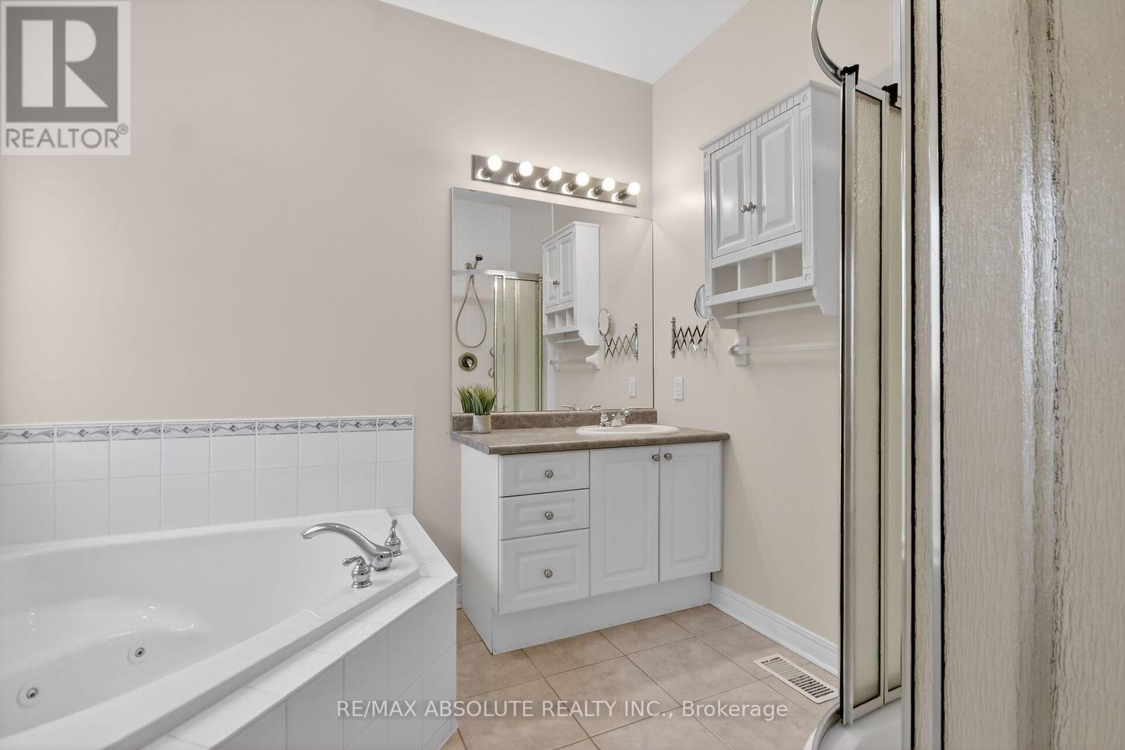 17 Ammolite Street, Ottawa, Ontario  K2S 1Y8 - Photo 27 - X12940700