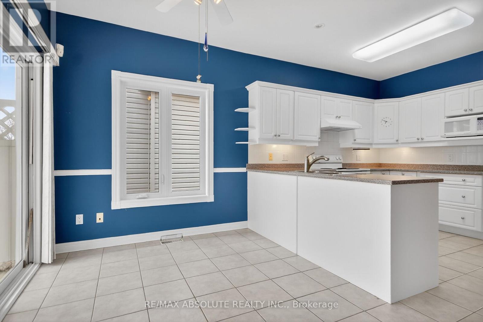 17 Ammolite Street, Ottawa, Ontario  K2S 1Y8 - Photo 9 - X12940700