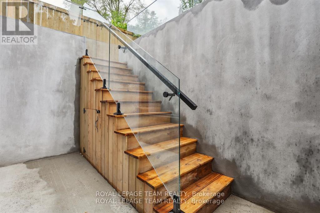 1 - 47 Grosvenor Avenue, Ottawa, Ontario  K1S 4S1 - Photo 2 - X12940720