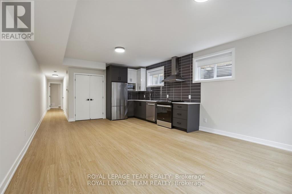 1 - 47 Grosvenor Avenue, Ottawa, Ontario  K1S 4S1 - Photo 7 - X12940720