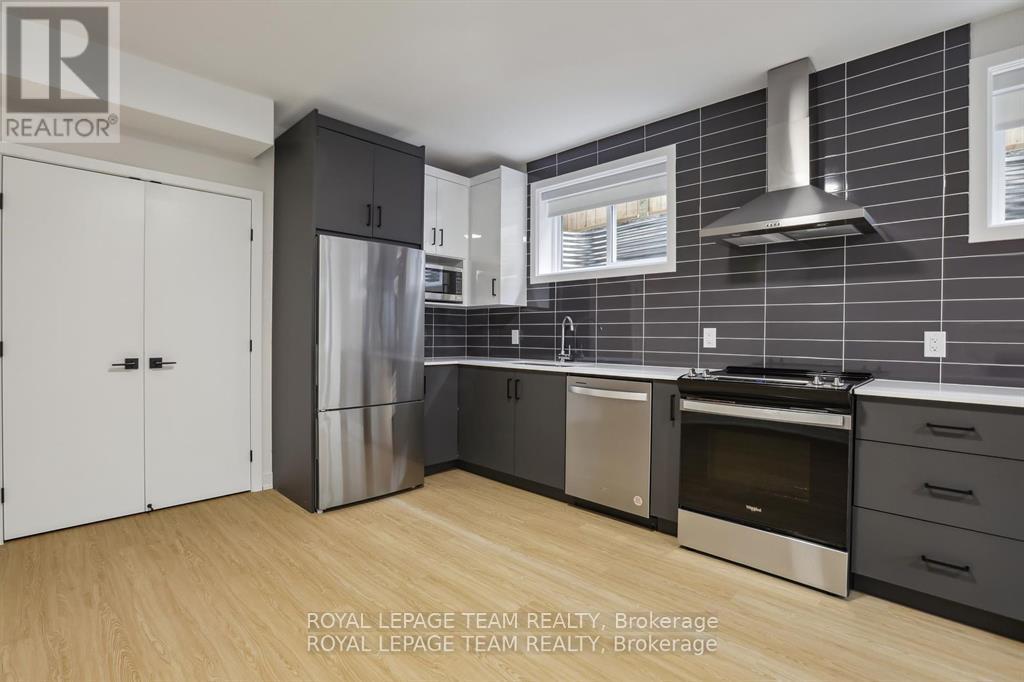 1 - 47 Grosvenor Avenue, Ottawa, Ontario  K1S 4S1 - Photo 8 - X12940720