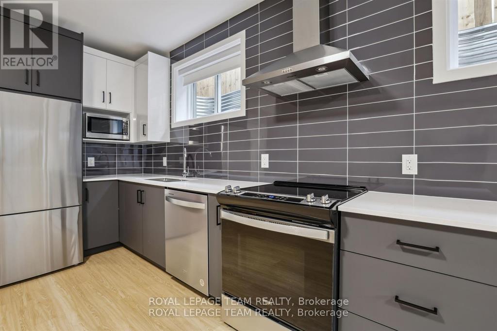 1 - 47 Grosvenor Avenue, Ottawa, Ontario  K1S 4S1 - Photo 9 - X12940720