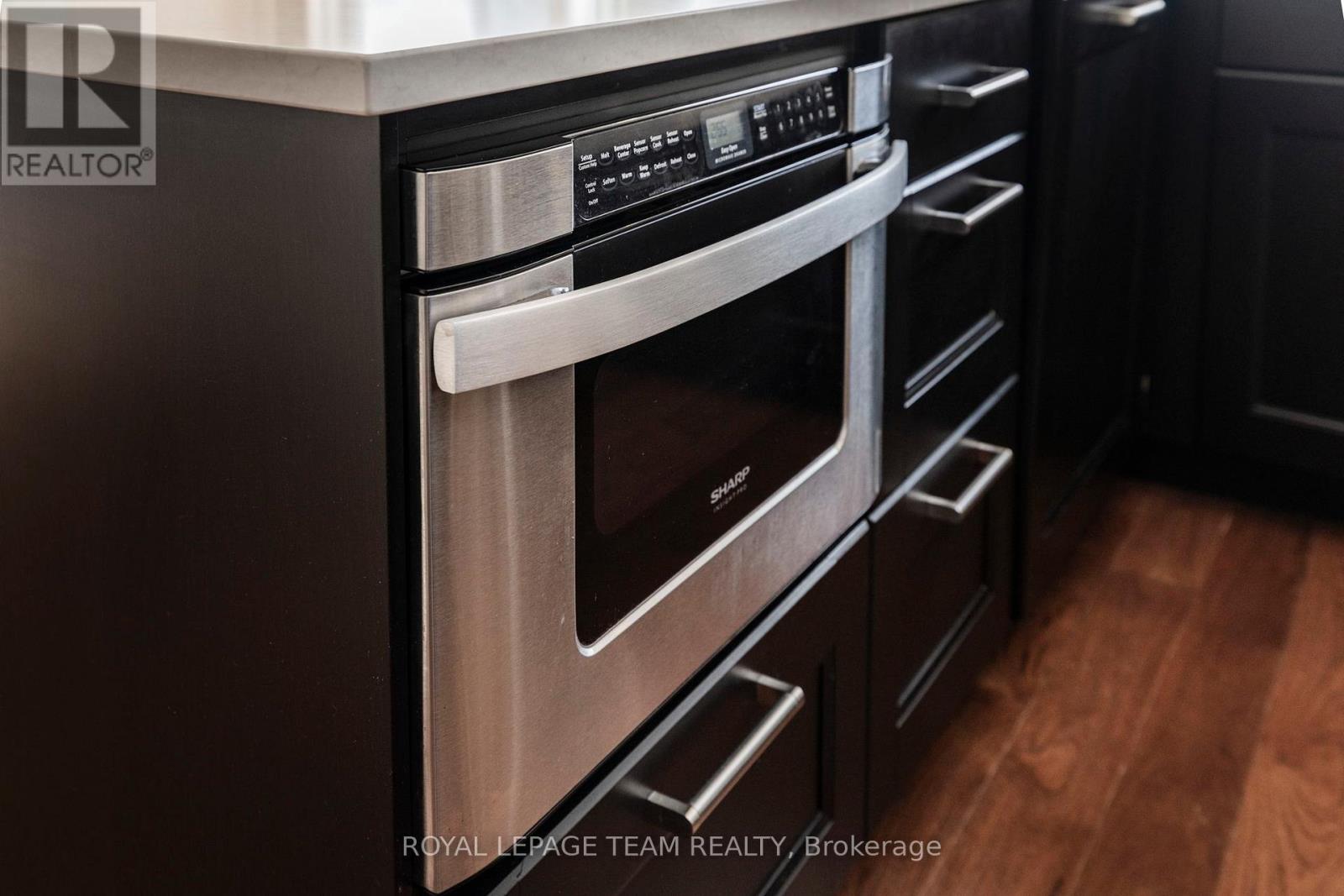 28 Conover Street, Ottawa, Ontario  K2G 4B3 - Photo 14 - X12940726